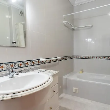 Daire Waves & Wonders