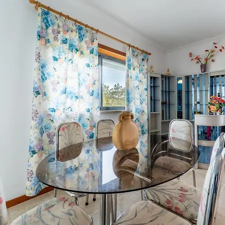 Apartment Waves & Wonders